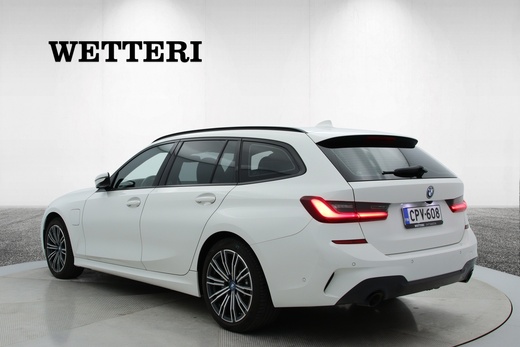 BMW 330 vaihtoauto