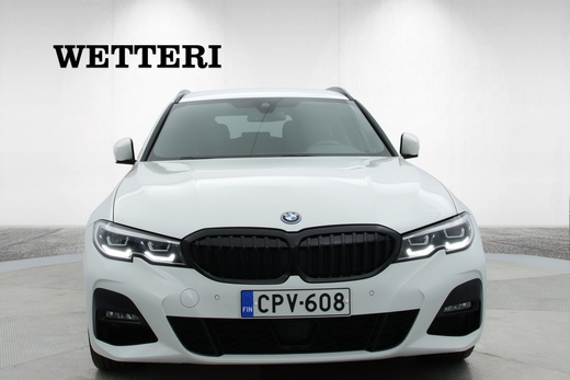 BMW 330 vaihtoauto