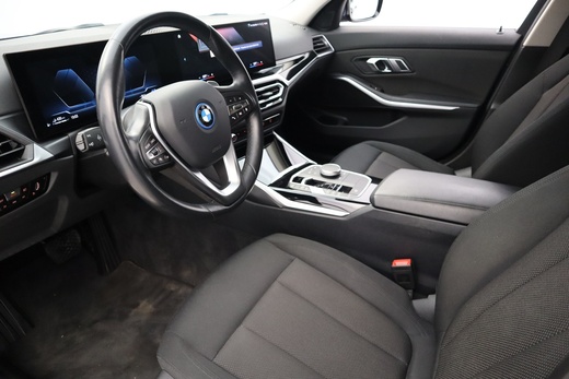 BMW 330 vaihtoauto