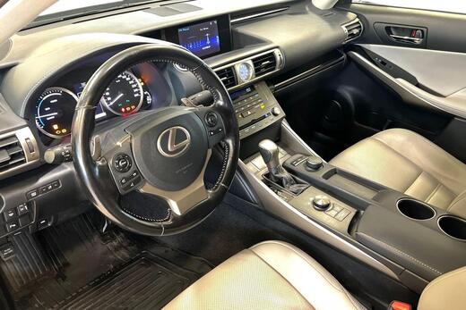 Lexus IS vaihtoauto