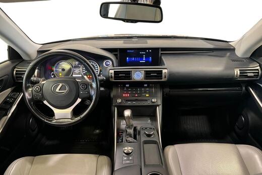 Lexus IS vaihtoauto