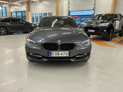 BMW 330 vaihtoauto