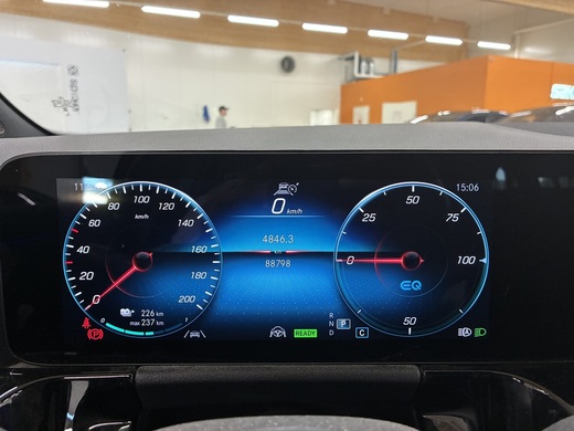 Mercedes-Benz EQA vaihtoauto