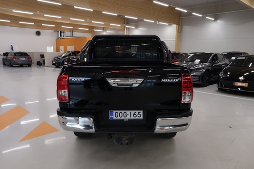 Toyota Hilux vaihtoauto