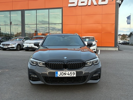 BMW 330 vaihtoauto