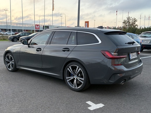 BMW 330 vaihtoauto