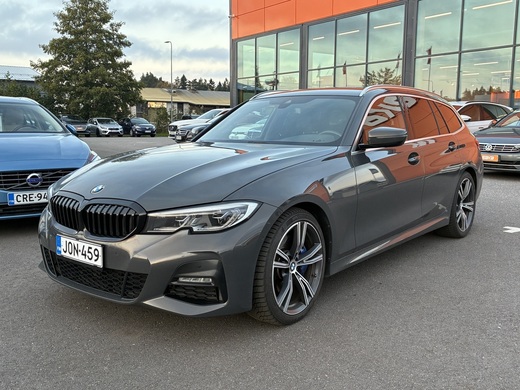 BMW 330 vaihtoauto
