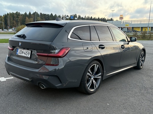 BMW 330 vaihtoauto