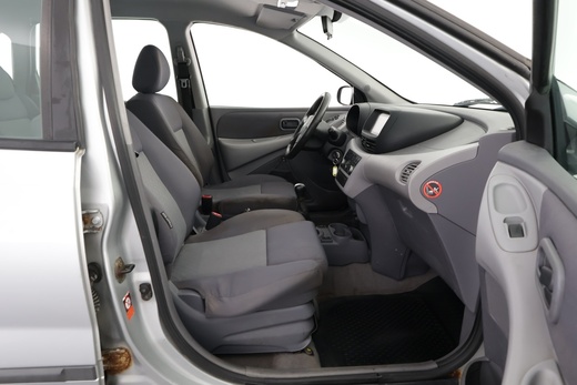 Nissan Almera vaihtoauto