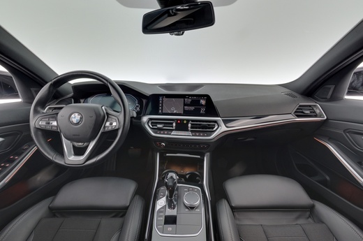 BMW 330 vaihtoauto