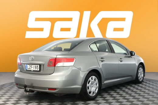 Toyota Avensis vaihtoauto