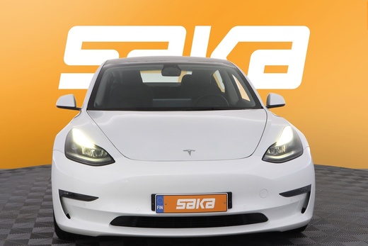 Tesla Model 3 vaihtoauto