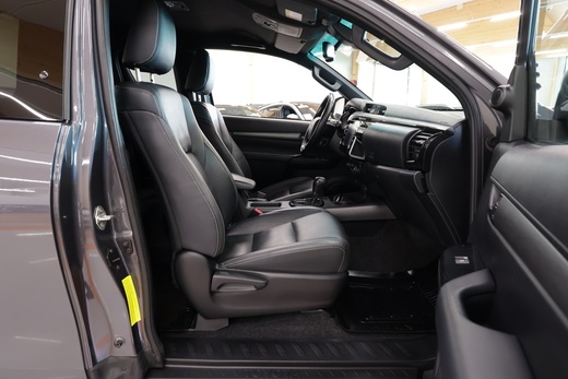 Toyota Hilux vaihtoauto