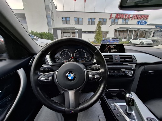 BMW 330 vaihtoauto