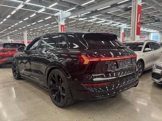 Audi e-tron vaihtoauto