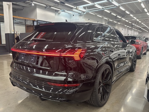 Audi e-tron vaihtoauto
