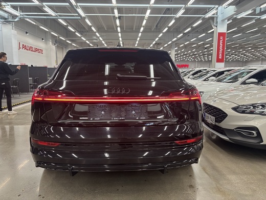 Audi e-tron vaihtoauto