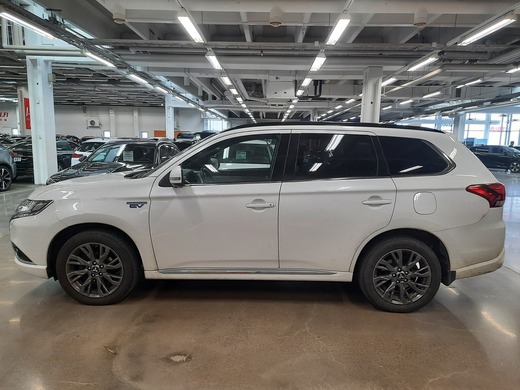 Mitsubishi Outlander PHEV vaihtoauto