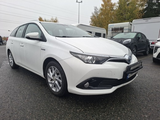 Toyota Auris vaihtoauto