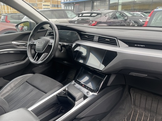 Audi Q8 e-tron vaihtoauto
