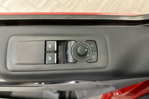 Ford Tourneo Custom vaihtoauto