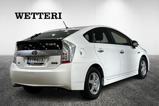 Toyota Prius Plug-in vaihtoauto
