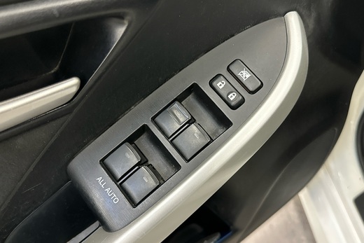 Toyota Prius Plug-in vaihtoauto