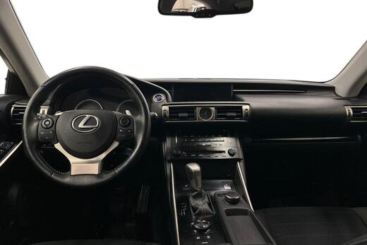 Lexus IS vaihtoauto