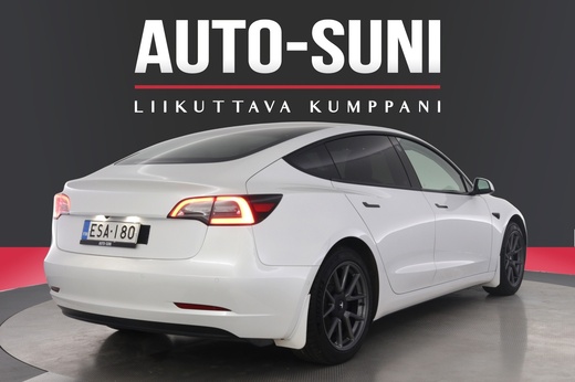 Tesla Model 3 vaihtoauto