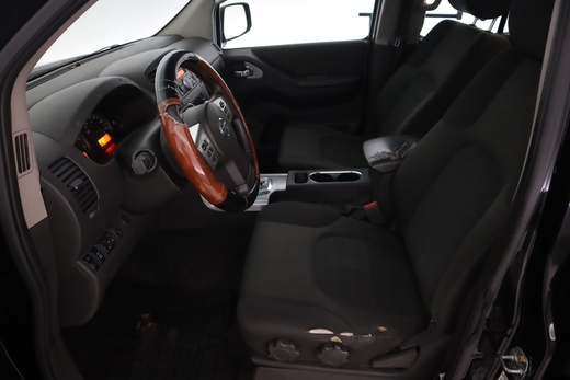 Nissan Navara vaihtoauto