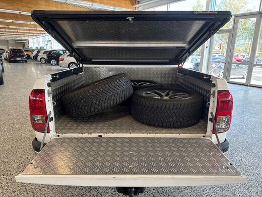 Toyota Hilux vaihtoauto