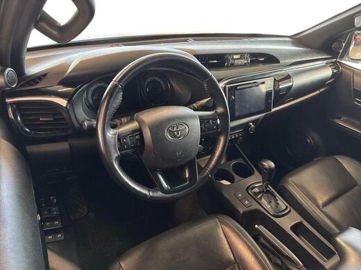 Toyota Hilux vaihtoauto