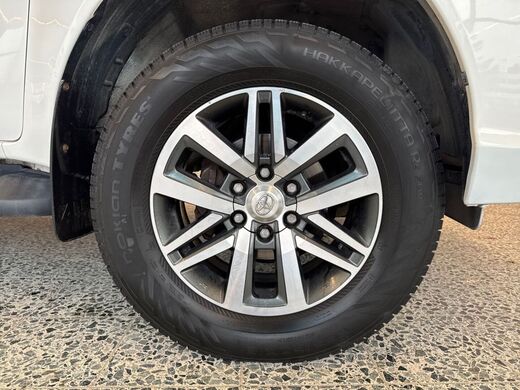 Toyota Hilux vaihtoauto