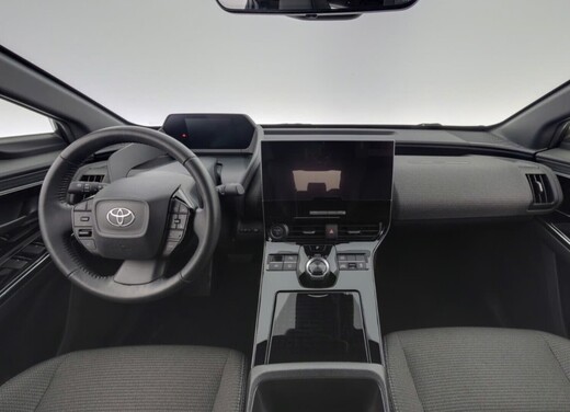 Toyota bZ4X vaihtoauto