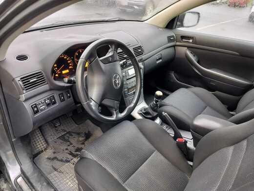 Toyota Avensis vaihtoauto