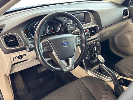 Volvo V40 Cross Country vaihtoauto
