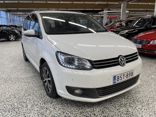 Volkswagen Touran vaihtoauto