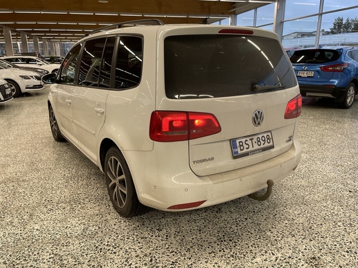Volkswagen Touran vaihtoauto