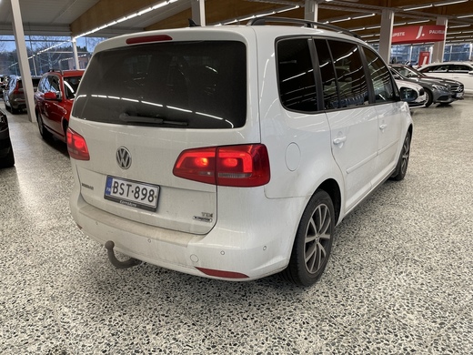 Volkswagen Touran vaihtoauto