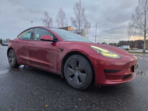 Tesla Model 3 vaihtoauto