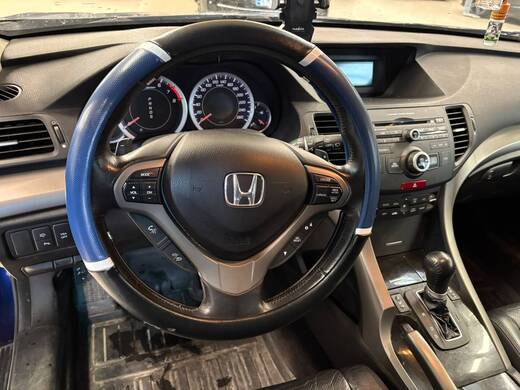 Honda Accord vaihtoauto