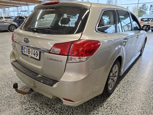 Subaru Legacy vaihtoauto