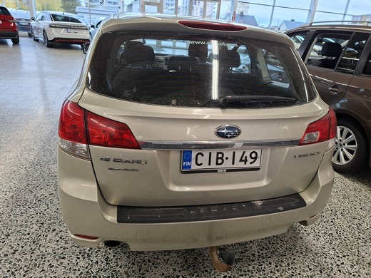Subaru Legacy vaihtoauto