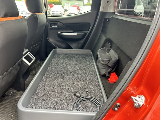 Mitsubishi L200 vaihtoauto