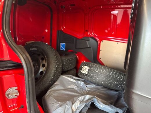 Ford Transit Courier vaihtoauto