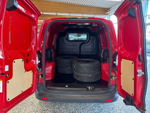 Ford Transit Courier vaihtoauto