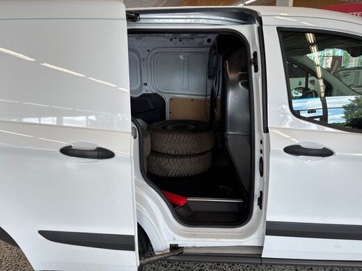 Ford Transit Courier vaihtoauto