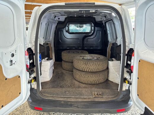 Ford Transit Courier vaihtoauto