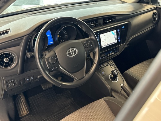 Toyota Auris vaihtoauto
