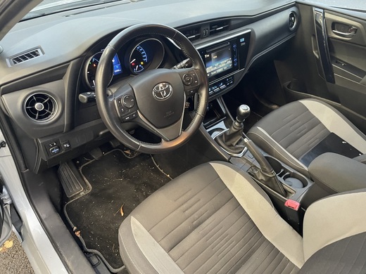 Toyota Auris vaihtoauto
